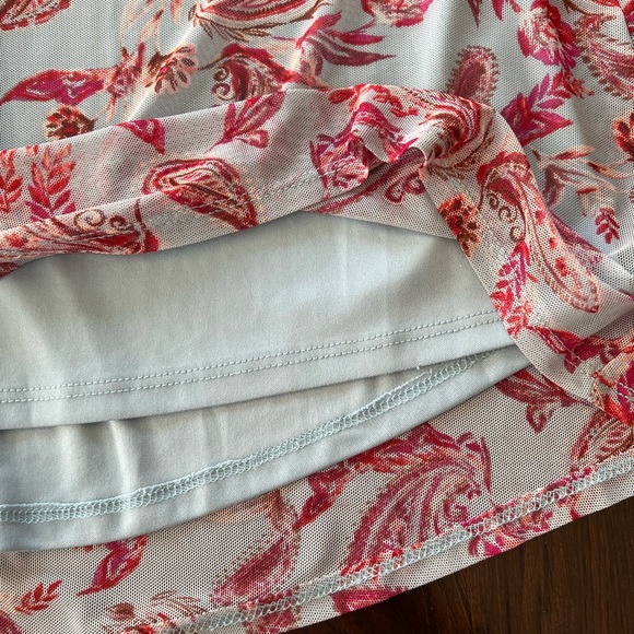 Apt. 9 Light Blue Sleeveless Top with Burgundy/Pink/White Paisley/Floral Print - Picture 5 of 16